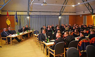 Die Jahreshauptversammlung der Augustdorfer Feuerwehr war gut besucht. - Nicole Ellerbrake Die Jahreshauptversammlung der Augustdorfer Feuerwehr war gut besucht. - Nicole Ellerbrake