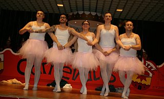 Das Männerballett ist in jedem Jahr der Renner im Alverdisser Karneval. - Sylvia Frevert Das Männerballett ist in jedem Jahr der Renner im Alverdisser Karneval. - Sylvia Frevert