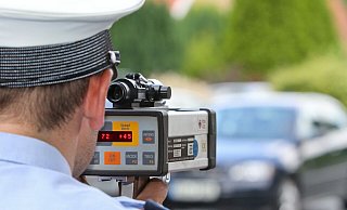 Am Montag hat die Polizei die Geschwindigkeit von Fahrzeugen auf der Hauptstraße (B 239) in Holzhausen gemessen. - Andreas Zobe/ NW (Themenbild) Am Montag hat die Polizei die Geschwindigkeit von Fahrzeugen auf der Hauptstraße (B 239) in Holzhausen gemessen. - Andreas Zobe/ NW (Themenbild)