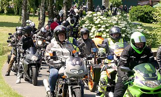 Rund 120 Biker starten zur Ausfahrt durch das lippische Bergland. - Rudi Rudolph Rund 120 Biker starten zur Ausfahrt durch das lippische Bergland. - Rudi Rudolph