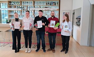 Die Erstplatzierten bei den Köchen und Servicekräften (von links): Lina Wallenberg, Vivien Steinmair, Leonard Tölle, Dennis Rush und Anna Schmitz. - Felix-Fechenbach-Berufskolleg