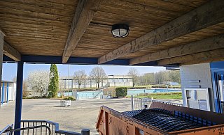 Noch laufen die Vorbereitungen für die Saison im Freibad Werreanger. Die FDP könnte sich vorstellen, dass dort ein Angebot für Frühschwimmer eingerichtet wird. Aber in dieser Saison klappt das nicht. - Astrid Sewing
