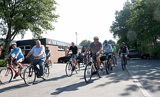 Im Sommer hatten die Mitglieder des Gemeinderates eine Schnatfahrt in den Leopoldshöher Norden unternommen. Sie besuchten auch das Vereinsheim des TuS Bexterhagen. Jetzt entspann sich über einen Zuschuss für Renovierungsarbeiten ein Streit. - Thomas Dohna