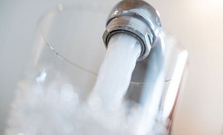 Um die Trinkwasserversorgung auch langfristig zu sichern, investieren die Stadtwerke Lemgo in Lüerdissen in einen größeren Trinkwasser-Hochbehälter. - Lino Mergeler/dpa