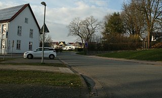 Die Große Twete mit Grundschule und Gymnasium soll verkehrsberuhigt werden. Einen Zebrastreifen wird es für die Schüler in der Straße aber nicht geben. - Archivfoto: Sylvia Frevert