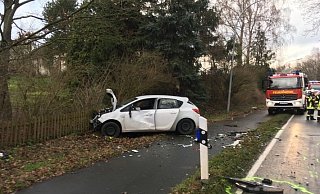 Unfall in Lage. - Feuerwehr Detmold