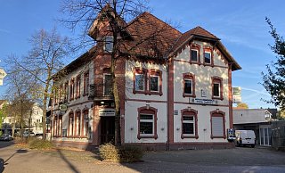 Die Traditionsgaststätte Sibille Ostmann in Schlangen wurde nach dem Großbrand im Jahr 1904 wieder aufgebaut. - Cordula Gröne