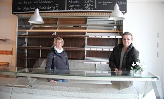 Heike Schütte und Andreas Müller haben viele Pläne. Im März wollen sie im ehemaligen Gundis Eck den Dorfladen Sonneborn eröffnen. - Katrin Kantelberg Heike Schütte und Andreas Müller haben viele Pläne. Im März wollen sie im ehemaligen Gundis Eck den Dorfladen Sonneborn eröffnen. - Katrin Kantelberg