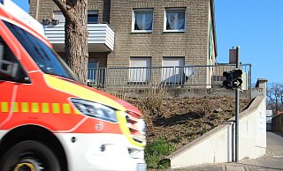 Die auf den ersten Blick unscheinbare Lichtsignalanlage an der Feuerwache Gelskamp ist Herzstück der neuen Technik: Von hier aus erhalten die weiteren Ampeln ihre Befehle, damit die Retter möglichst freie Fahrt haben. - Stadt Detmold Die auf den ersten Blick unscheinbare Lichtsignalanlage an der Feuerwache Gelskamp ist Herzstück der neuen Technik: Von hier aus erhalten die weiteren Ampeln ihre Befehle, damit die Retter möglichst freie Fahrt haben. - Stadt Detmold