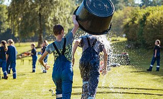 „Wasserschlacht“ nach den Spielen - FreitagTV