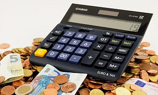 In Kalletal möchte die Verwaltung wegen des zu erwartenden Haushaltslochs die Grund- und Gewerbesteuern erhöhen. - Pixabay (Symbolbild)
