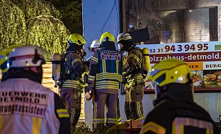 Ein Feuer hat in der Nacht zu Freitag in einer Pizzeria nahe der Detmolder Innenstadt gew&uuml;tet. - Freitag-TV