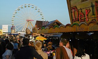 Die Stoppelkirmes Wilbasen lockt auch in 2015 wieder mit großem Programm. - Kreis Lippe Die Stoppelkirmes Wilbasen lockt auch in 2015 wieder mit großem Programm. - Kreis Lippe