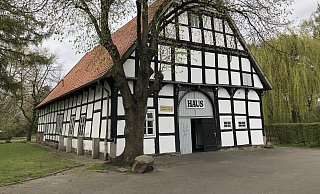 Das denkmalgeschützte Fachwerkhaus an der Max-Planck-Straße in Holzhausen ist schon lange als Dorfgemeinschaftshaus im Gespräch. - Sven Kienscherf Das denkmalgeschützte Fachwerkhaus an der Max-Planck-Straße in Holzhausen ist schon lange als Dorfgemeinschaftshaus im Gespräch. - Sven Kienscherf