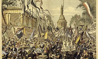 Der Stich, der im Lippischen Landesmuseum ausgestellt ist, zeigt den Trubel zur Einweihungsfeier des Hermannsdenkmals am 16. August 1875. - Lippisches Landesmuseum Der Stich, der im Lippischen Landesmuseum ausgestellt ist, zeigt den Trubel zur Einweihungsfeier des Hermannsdenkmals am 16. August 1875. - Lippisches Landesmuseum