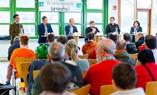 Der Werkstattrat des eeWerk in der Stiftung Eben-Ezer in Lemgo hat die Bundestagskandidaten aller Parteien zu einer Podiumsdiskussion eingeladen. - Matthias Cremer