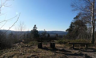 Beeindruckender Ausblick: Bänke an der Velmerstot wurden freigeschnitten. - Landesverband Lippe Beeindruckender Ausblick: Bänke an der Velmerstot wurden freigeschnitten. - Landesverband Lippe