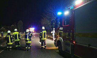 Auf der B 66 bei Helpup sind zwei Fahrzeuge zusammengestoßen. - Freitag TV Auf der B 66 bei Helpup sind zwei Fahrzeuge zusammengestoßen. - Freitag TV