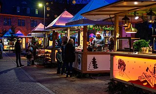 Die Standbetreiber und Gastronomen ziehen eine gemischte Bilanz zum diesjährigen Weihnachtsmarkt im Schlosspark. - Raphael Bartling