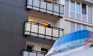 Spezialkräfte nahmen den vorbestraften Islamisten am Dienstag in seiner Wohnung in Gewahrsam. - M. Weber/WTVnews UG Essen/dpa Spezialkräfte nahmen den vorbestraften Islamisten am Dienstag in seiner Wohnung in Gewahrsam. - M. Weber/WTVnews UG Essen/dpa