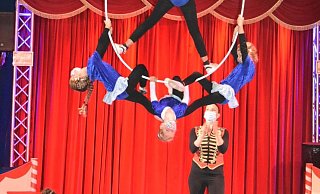 Kleine Stars in der Manege.  - Grundschule Knetterheide