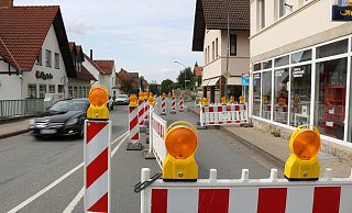 Schon wieder Vergangenheit: Die Sperrung der Bruchstraße vom Kreisel in Bösingfeld aus ist wieder aufgehoben. - Till Sadlowski Schon wieder Vergangenheit: Die Sperrung der Bruchstraße vom Kreisel in Bösingfeld aus ist wieder aufgehoben. - Till Sadlowski