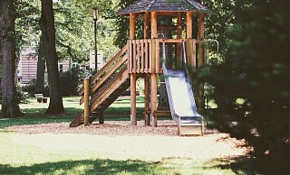 Auf den Kinderspielplatz im Kaiser-Wilhelm-Park haben Schläger 1969 ihr Opfer gezerrt. - Yvonne Glandien