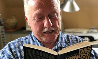 Psychotherapeut Dr. Tomas Svoboda hat ein Buch über Hypnose geschrieben. - Seda Hagemann Psychotherapeut Dr. Tomas Svoboda hat ein Buch über Hypnose geschrieben. - Seda Hagemann