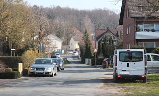 Über 200 Meter lang ist die Waldenburger Straße, die ausgebaut werden soll, bevor im nächsten Jahr die Schötmarsche Straße an der Reihe ist. - Cordula Gröne Über 200 Meter lang ist die Waldenburger Straße, die ausgebaut werden soll, bevor im nächsten Jahr die Schötmarsche Straße an der Reihe ist. - Cordula Gröne