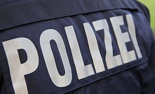 Der Junge war mit zwei Mädchen zu einer heimlichen Spritztour aufgebrochen. - dpa