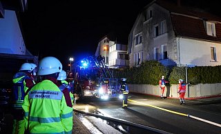 Die Rettungskr&auml;fte waren mit zahlreichen Fahrzeugen vor Ort. - Freitag Medien Gruppe