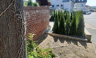 In diesem Bereich der Heutorstraße/Rosenstraße befand sich bis 1898 der jüdische Friedhof. Die Fläche vor der Mauer soll nun neu gestaltet werden. - Michaela Weiße(LZ) In diesem Bereich der Heutorstraße/Rosenstraße befand sich bis 1898 der jüdische Friedhof. Die Fläche vor der Mauer soll nun neu gestaltet werden. - Michaela Weiße(LZ)