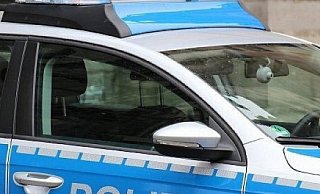Zeugen beobachteten zwei fremde Fahrzeuge vor dem Haus. - dpa Zeugen beobachteten zwei fremde Fahrzeuge vor dem Haus. - dpa