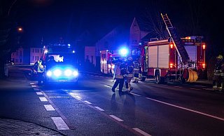 In der Blomberger Straße kann die Feuerwehr Schlimmeres verhindern. - Freitag TV In der Blomberger Straße kann die Feuerwehr Schlimmeres verhindern. - Freitag TV
