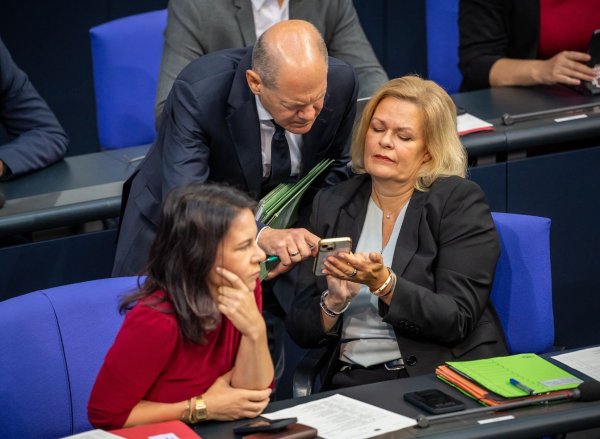 Sachverständige haben einige Änderungen an den Entwürfen für das sogenannte Sicherheitspaket vorgeschlagen. (Archivfoto) - © Michael Kappeler/dpa