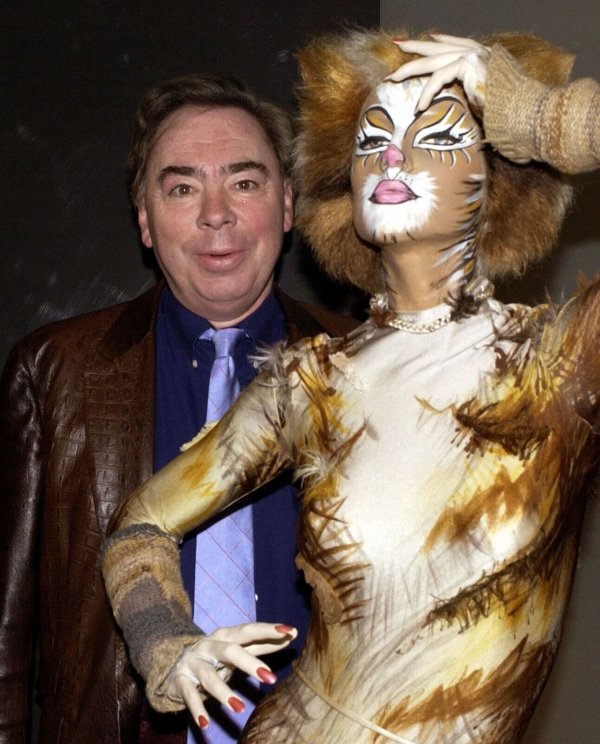 Seit mehr als einem halben Jahrhundert dominiert Musical-Papst Andrew Lloyd Webber mit seinen Shows die großen Bühnen am Broadway und im Londoner West End (Archivbild). - © Jens Kalaene/dpa