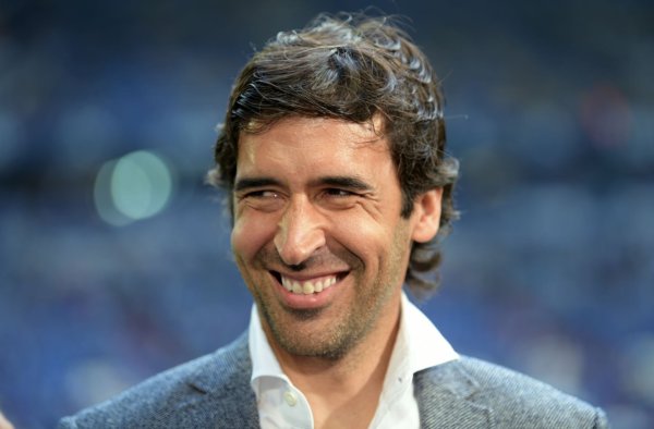 Kehrt Raúl als Trainer zum FC Schalke zurück? - © Ina Fassbender/dpa