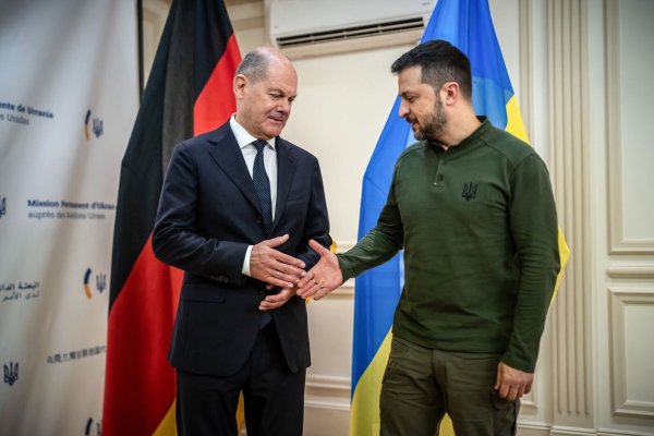 Scholz will der Ukraine keine Taurus-Raketen für Schläge gegen Russland zur Verfügung stellen. - © Michael Kappeler/dpa