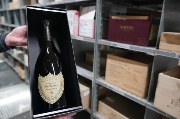 Hawesko - © Foto: Marcus Brandt/dpa/Symbolbild