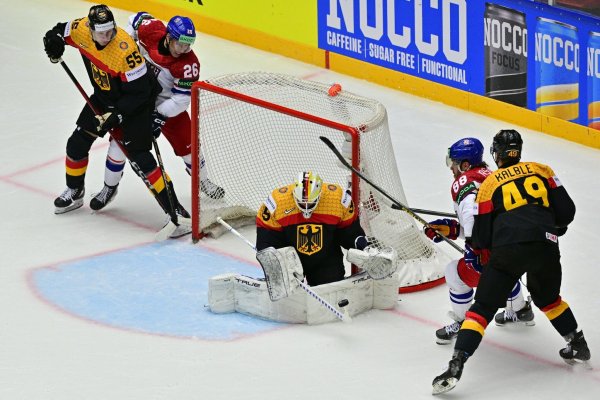 Deutschlands Torhüter Mathias Niederberger überzeugte gegen Weltmeister Tschechien mit guten Paraden. - © Šimánek Vít/CTK/dpa