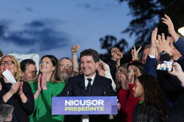 Der Pro-Europäer Nicusor Dan hat die Präsidentenwahl in Rumänien gewonnen. - © Andreea Alexandru/AP/dpa