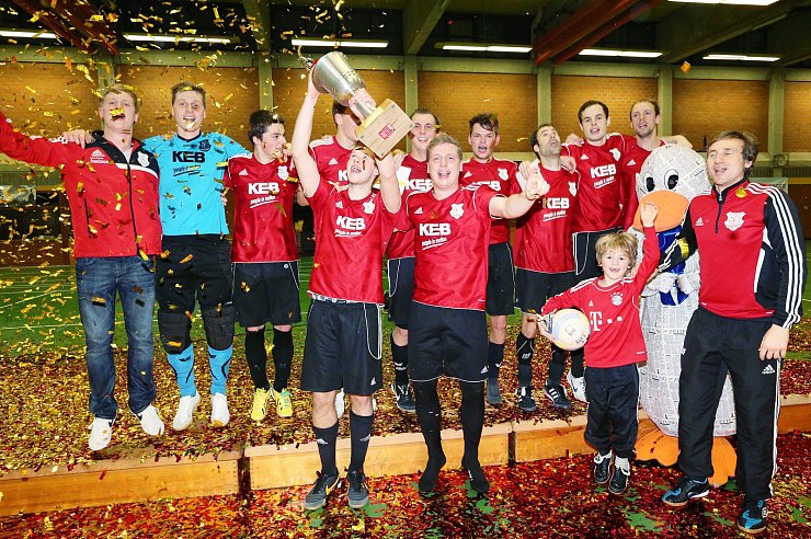 Ruhmreiche Vergangenheit: Mit Barntrup gewann Daniel Schlingmann (2. von links) im Jahr 2014 den LZ-Cup. Seit 25 Jahren ist er Mitglied beim RSV. - © Archiv: LZ