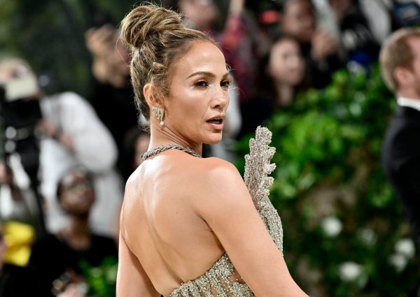Jennifer Lopez erinnert sich an ihren ersten Auftritt bei den American Music Awards. (Archivfoto) - © Evan Agostini/Invision/AP/dpa