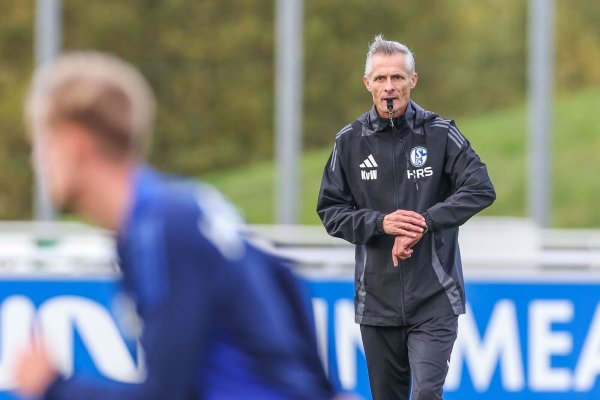 Kees van Wonderen legt auf Schalke los. - © Tim Rehbein/dpa