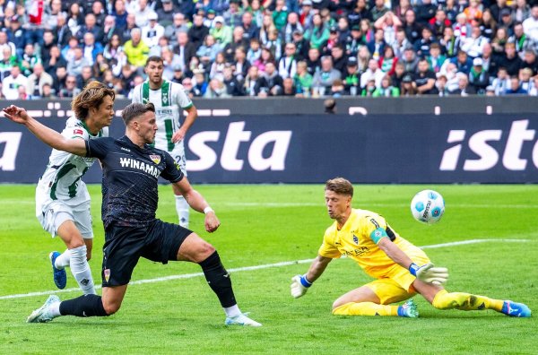 Erster Treffer von Demirovic. - © David Inderlied/dpa