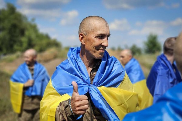 Russland und die Ukraine haben jeweils 103 Kriegsgefangene in ihre Heimat enlassen (Archvibild) - © Uncredited/Ukrainian Presidential Press Office/AP/dpa