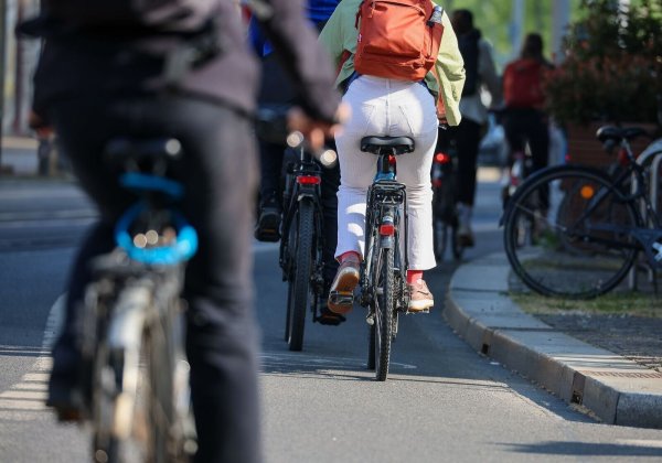 Während der Europäischen Mobilitätswoche laden zahlreiche Veranstaltungen zu Radtouren ein. (Archivfoto) - © Jan Woitas/dpa