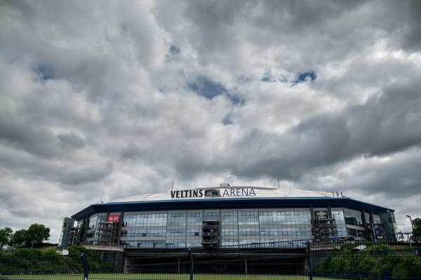 Veltins-Arena - © Foto: Fabian Strauch/dpa