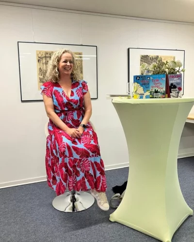 Eine kurzweilige Lesung mit Svenja Tiedt lockte viele Zuh&ouml;rer in die Stadtb&uuml;cherei. - &copy; B&uuml;cherei Barntrup