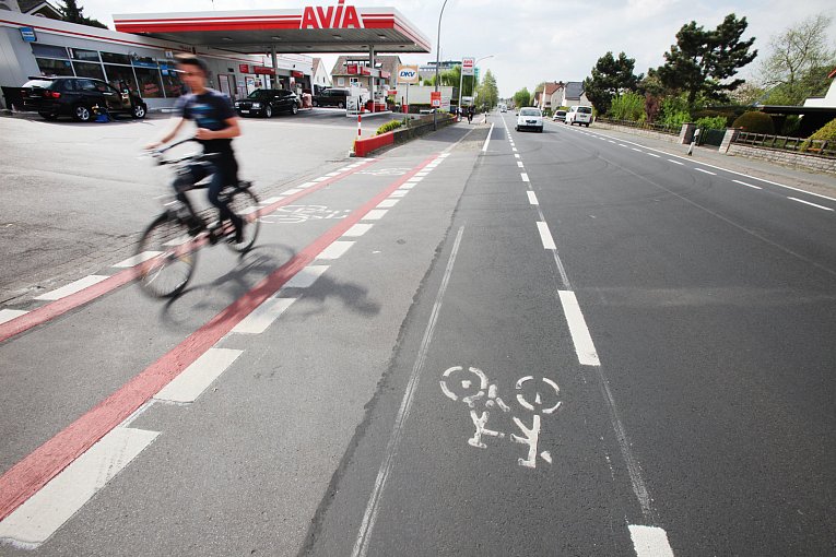 Ist die Benutzung des Radweges für Radfahrer zwingend vorgeschrieben?